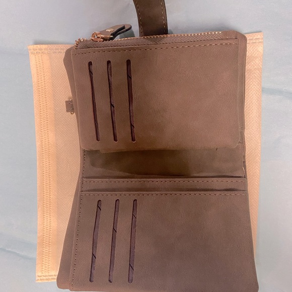 🆕 Lady’s Wallet - Picture 3 of 6